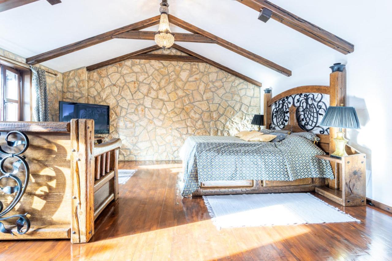 Stone House Srida Homestay *