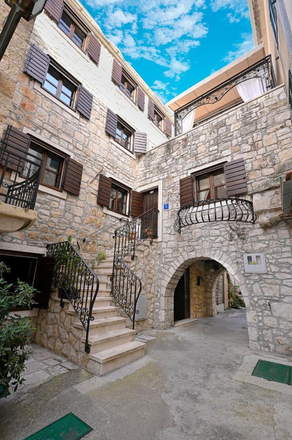 Homestay Stone House Srida